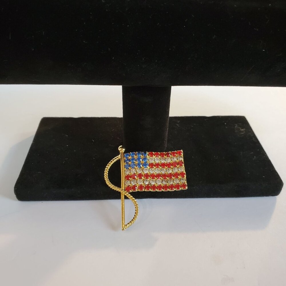 Vintage USA American Flag Brooch Pin Intricate Enamel Rhinestones Gold Tone